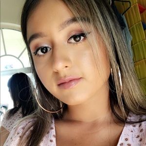 Meet your Posher, Jocelyn